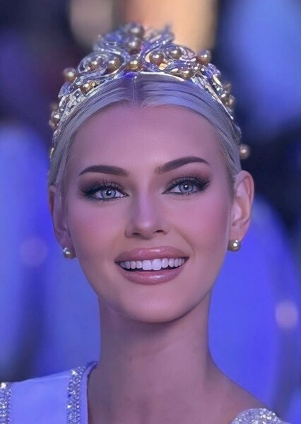 Victoria Kjær Theilvig photo