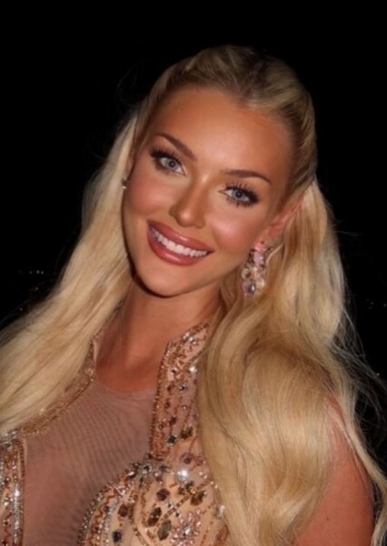 Victoria Kjær Theilvig photo