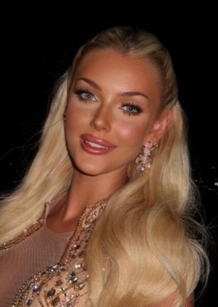 Victoria Kjær Theilvig photo