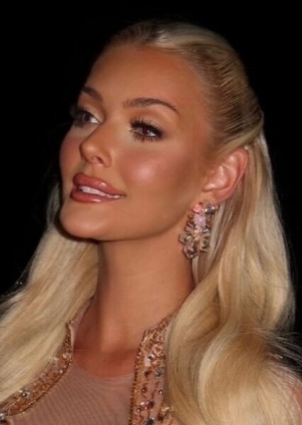 Victoria Kjær Theilvig photo