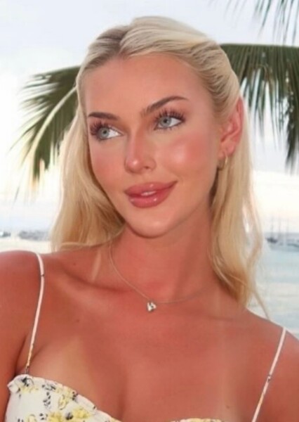 Victoria Kjær Theilvig photo