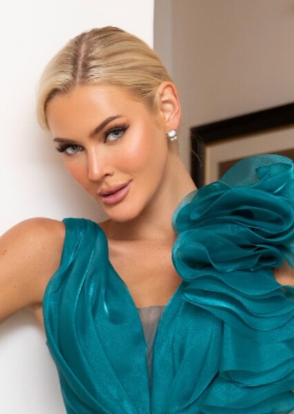 Victoria Kjær Theilvig photo