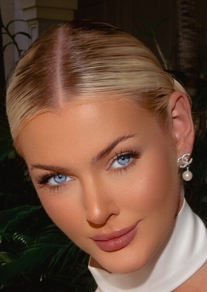 Victoria Kjær Theilvig photo