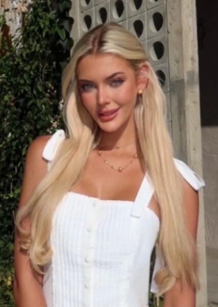 Victoria Kjær Theilvig photo