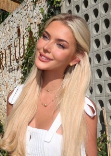 Victoria Kjær Theilvig photo