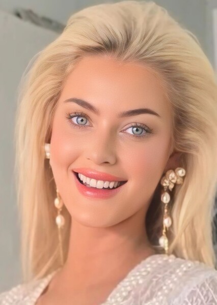 Victoria Kjær Theilvig photo