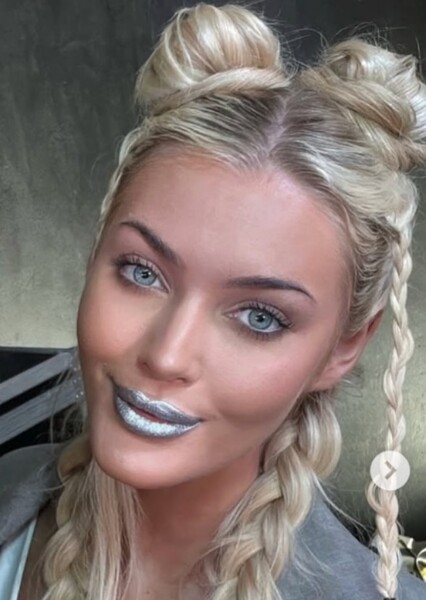 Victoria Kjær Theilvig photo