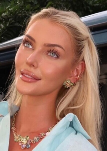 Victoria Kjær Theilvig photo