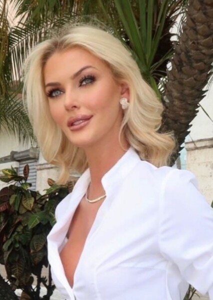 Victoria Kjær Theilvig photo