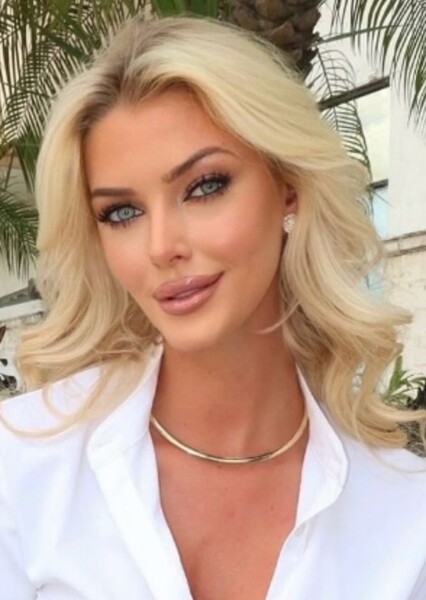 Victoria Kjær Theilvig photo