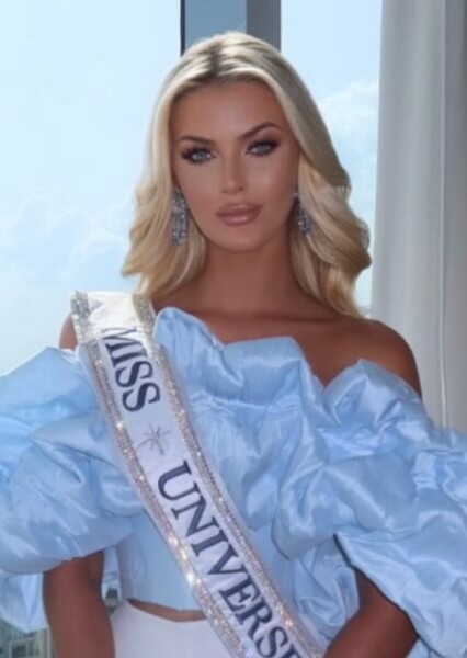 Victoria Kjær Theilvig photo