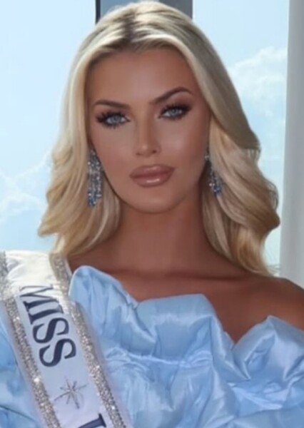 Victoria Kjær Theilvig photo