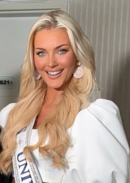 Victoria Kjær Theilvig photo