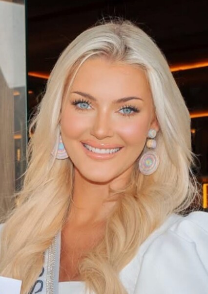 Victoria Kjær Theilvig photo
