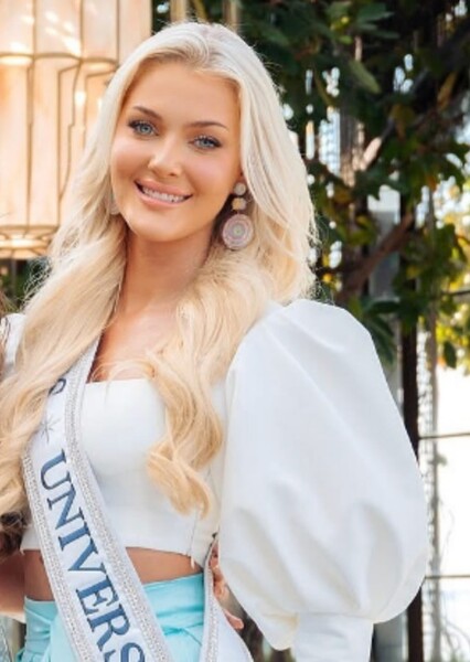 Victoria Kjær Theilvig photo