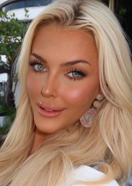 Victoria Kjær Theilvig photo