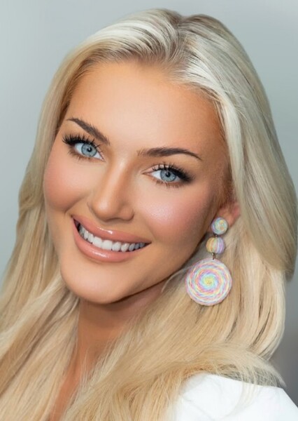Victoria Kjær Theilvig