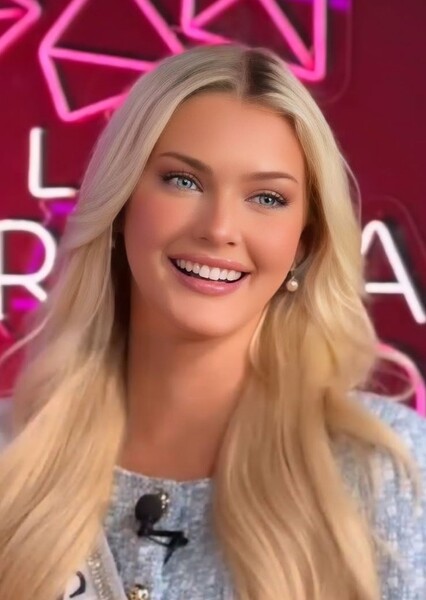 Victoria Kjær Theilvig photo