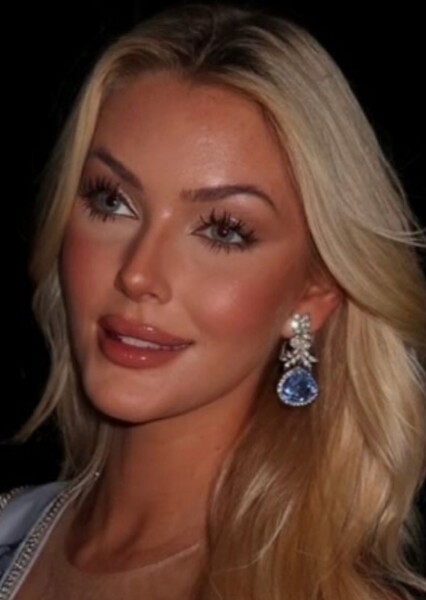 Victoria Kjær Theilvig photo