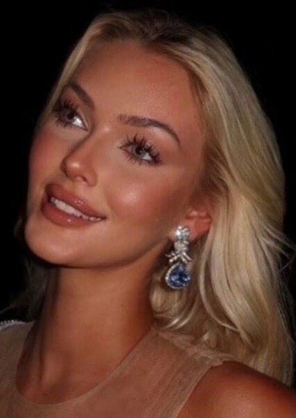 Victoria Kjær Theilvig photo