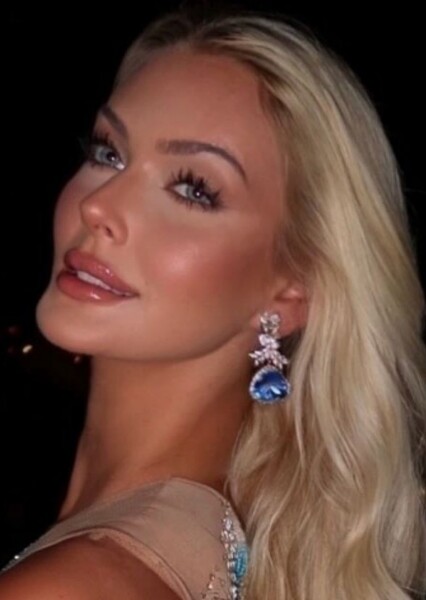 Victoria Kjær Theilvig photo