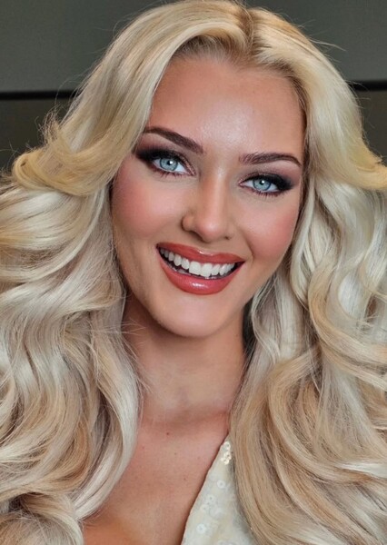 Victoria Kjær Theilvig photo