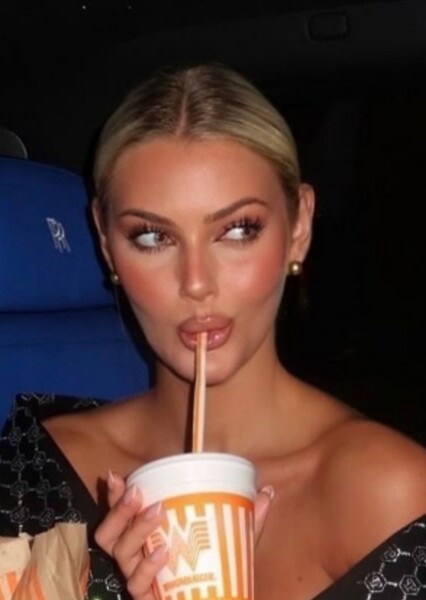 Victoria Kjær Theilvig photo