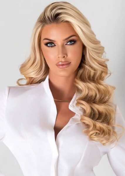 Victoria Kjær Theilvig photo