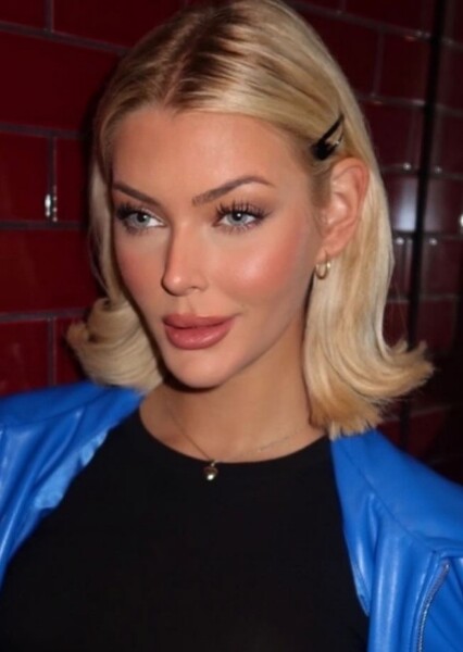 Victoria Kjær Theilvig photo