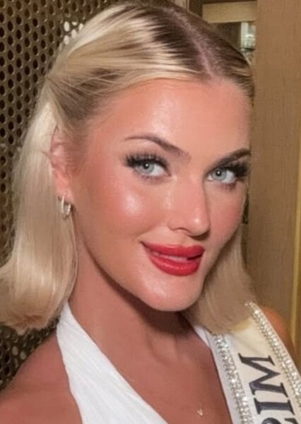 Victoria Kjær Theilvig photo