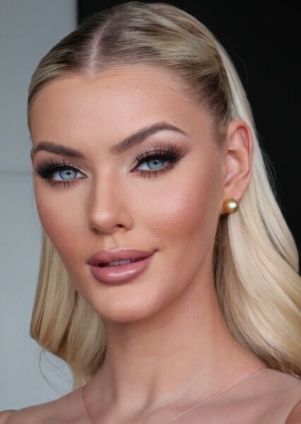 Victoria Kjær Theilvig photo
