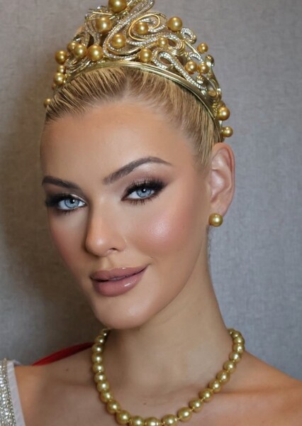 Victoria Kjær Theilvig photo