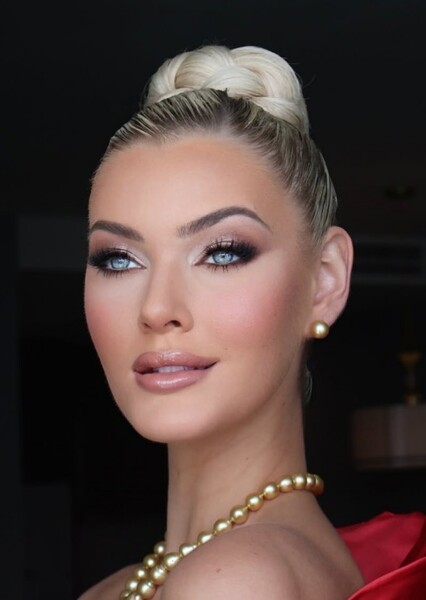 Victoria Kjær Theilvig photo