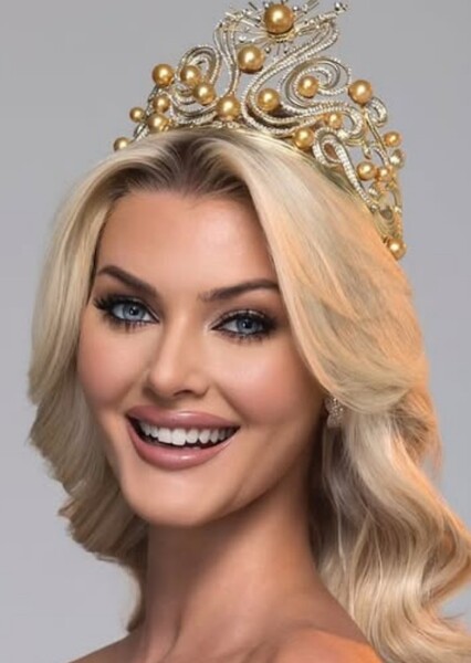 Victoria Kjær Theilvig photo