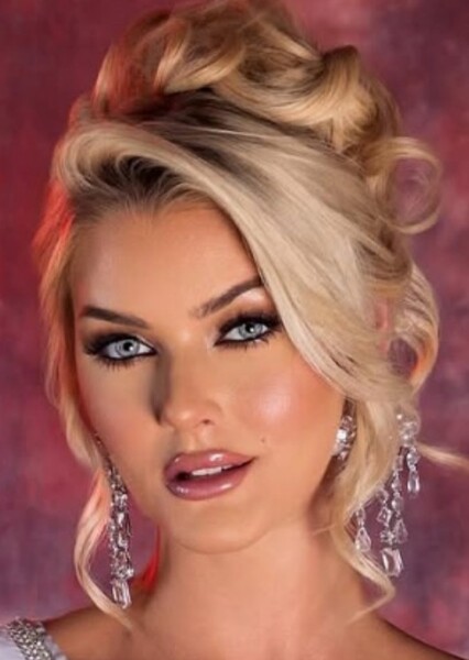 Victoria Kjær Theilvig photo