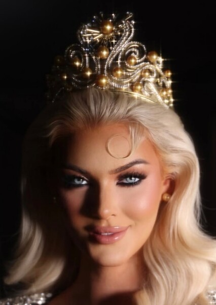 Victoria Kjær Theilvig photo
