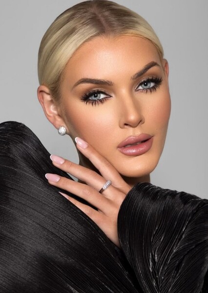 Victoria Kjær Theilvig photo