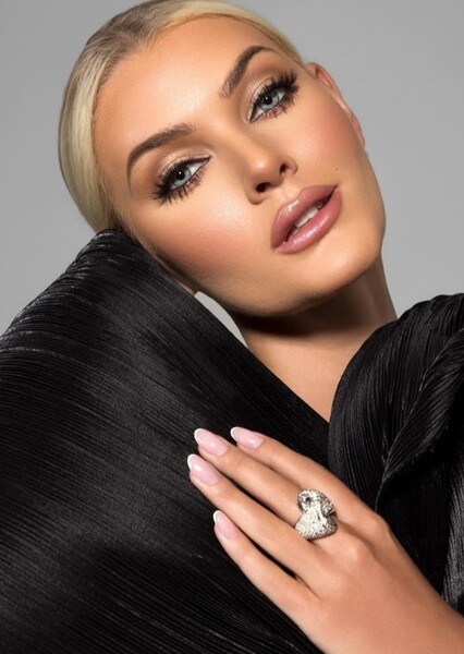 Victoria Kjær Theilvig photo