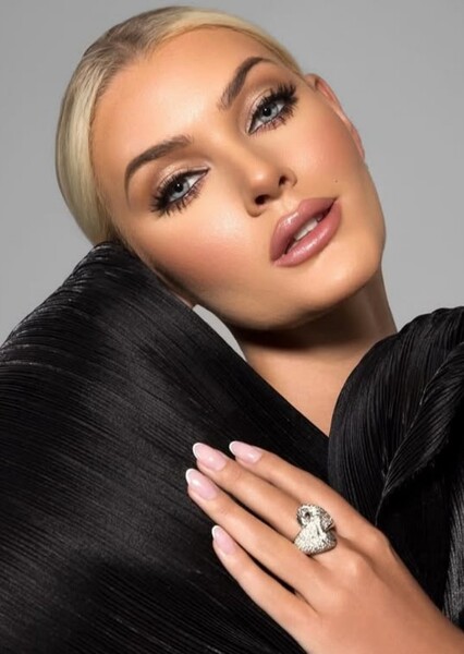 Victoria Kjær Theilvig photo