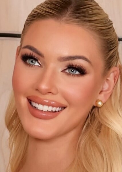 Victoria Kjær Theilvig photo