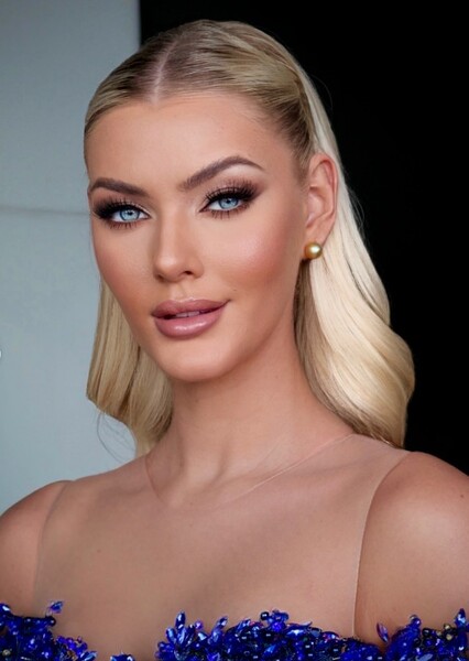 Victoria Kjær Theilvig photo