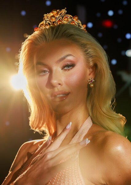 Victoria Kjær Theilvig photo