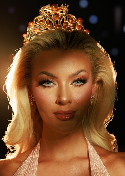 Victoria Kjær Theilvig photo