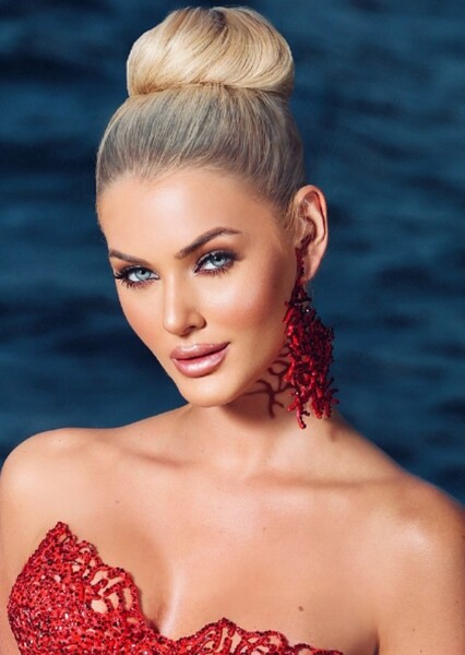 Victoria Kjær Theilvig photo