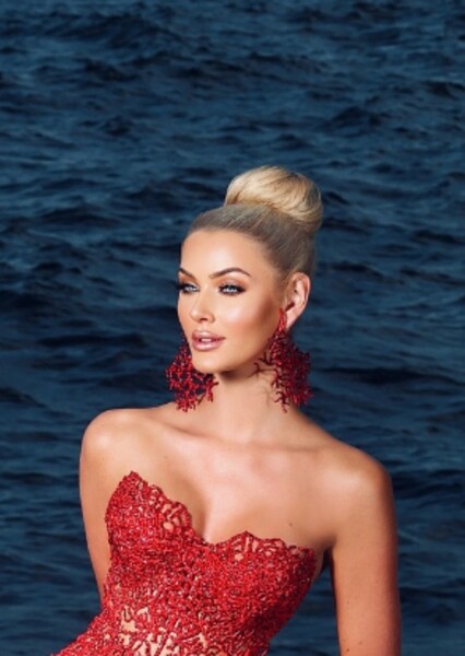 Victoria Kjær Theilvig photo