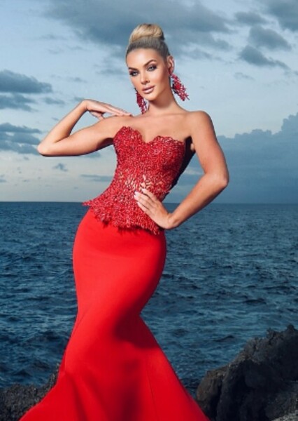 Victoria Kjær Theilvig photo