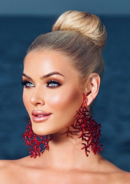 Victoria Kjær Theilvig photo