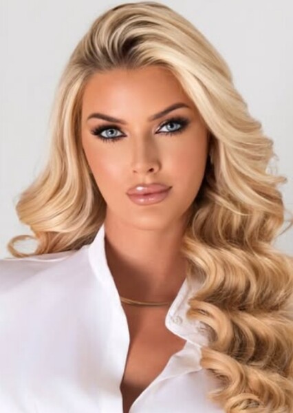 Victoria Kjær Theilvig photo