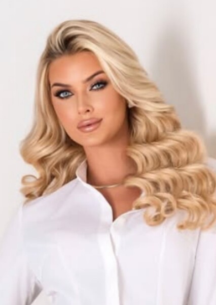 Victoria Kjær Theilvig photo