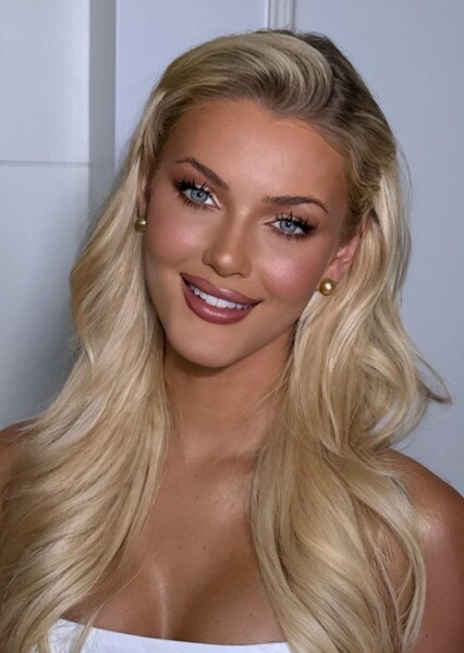 Victoria Kjær Theilvig photo